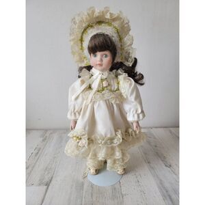 Design Debut Suzanna porcelain doll girl collectible dress lace